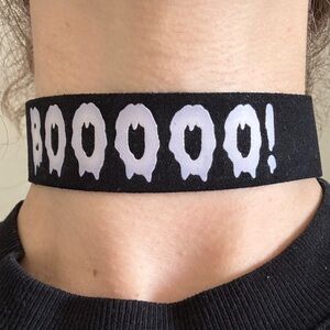 “Boooo” Chocker